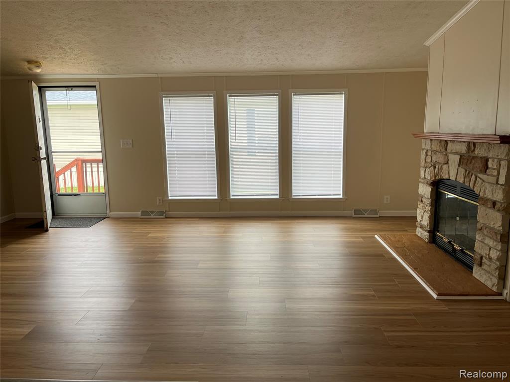 320 Rudbeckia Court, Erie, MI — Photo 2