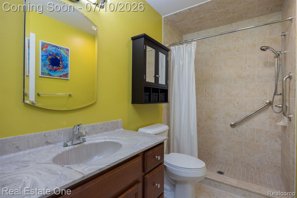 986 River Bend Drive, Rochester Hills, MI 48307 — Photo 16