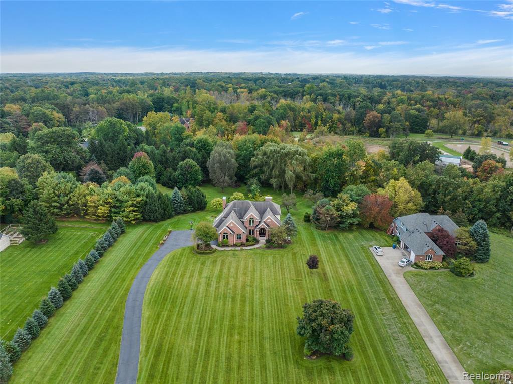 190 Sequoia Lane, Leonard, MI 48367 — Photo 3