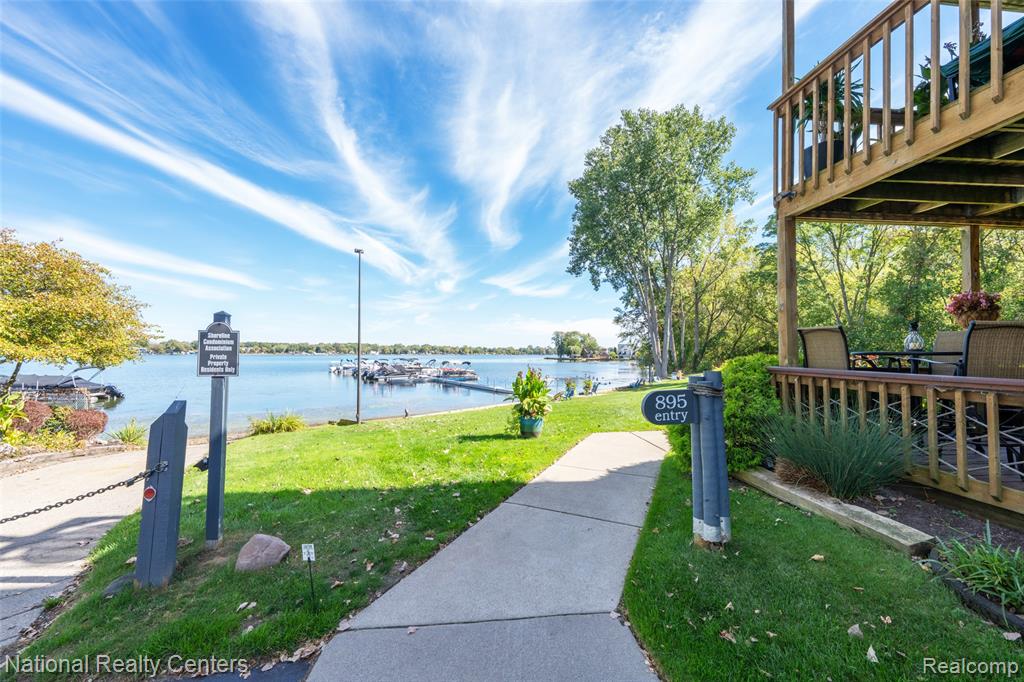 895 S Pontiac Trail, C203, Walled Lake, MI 48390 — Photo 4