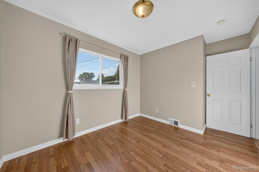 30534 Hennigan Street, Roseville, MI 48066 — Photo 25