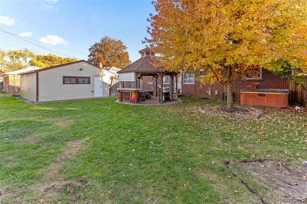 8681 Whitefield Street, Dearborn Heights, MI 48127 — Photo 30