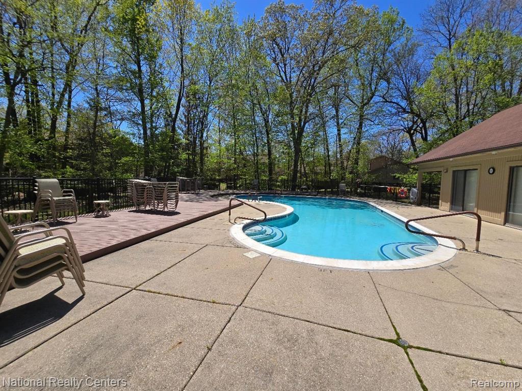 6400 PINECREST, West Bloomfield, MI — Photo 43