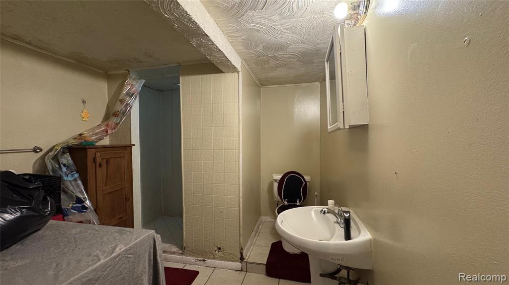 16616 Blackstone Street, Detroit, MI 48219 — Photo 22