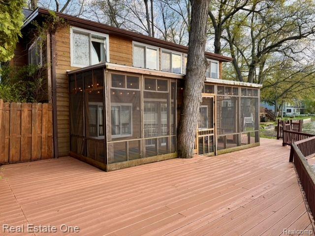6340 SPORNY Drive, Brighton, MI 48116 — Photo 10