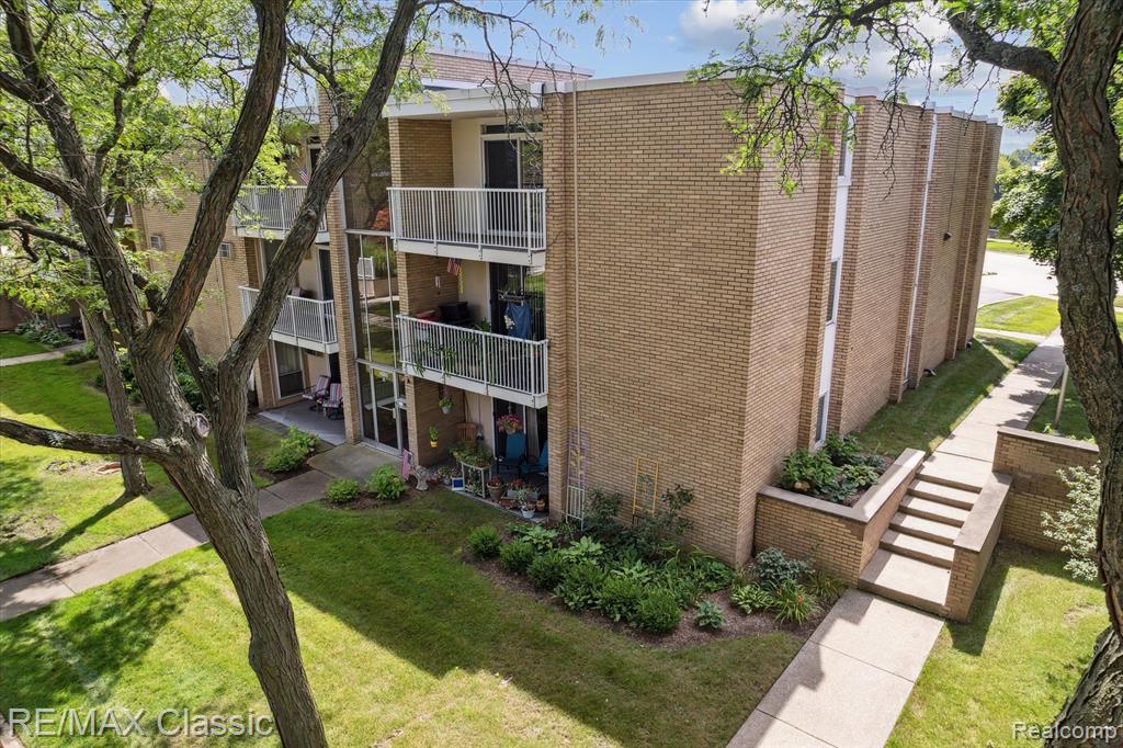 4905 CROOKS Road, A11, Royal Oak, MI 48073 — Photo 37