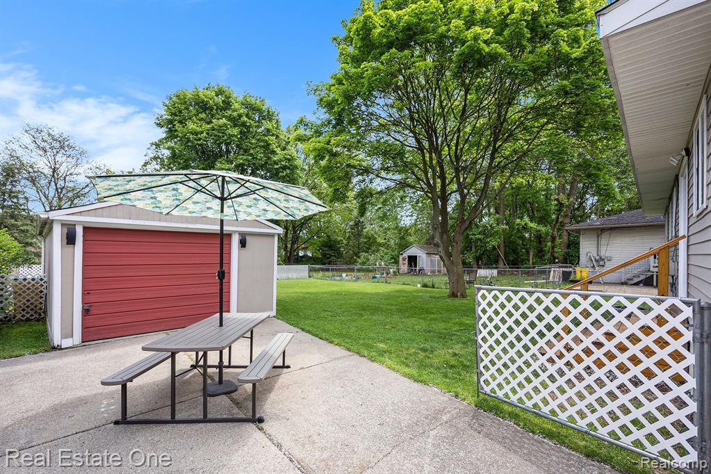 44080 DAVIS, Utica, MI 48317 — Photo 15