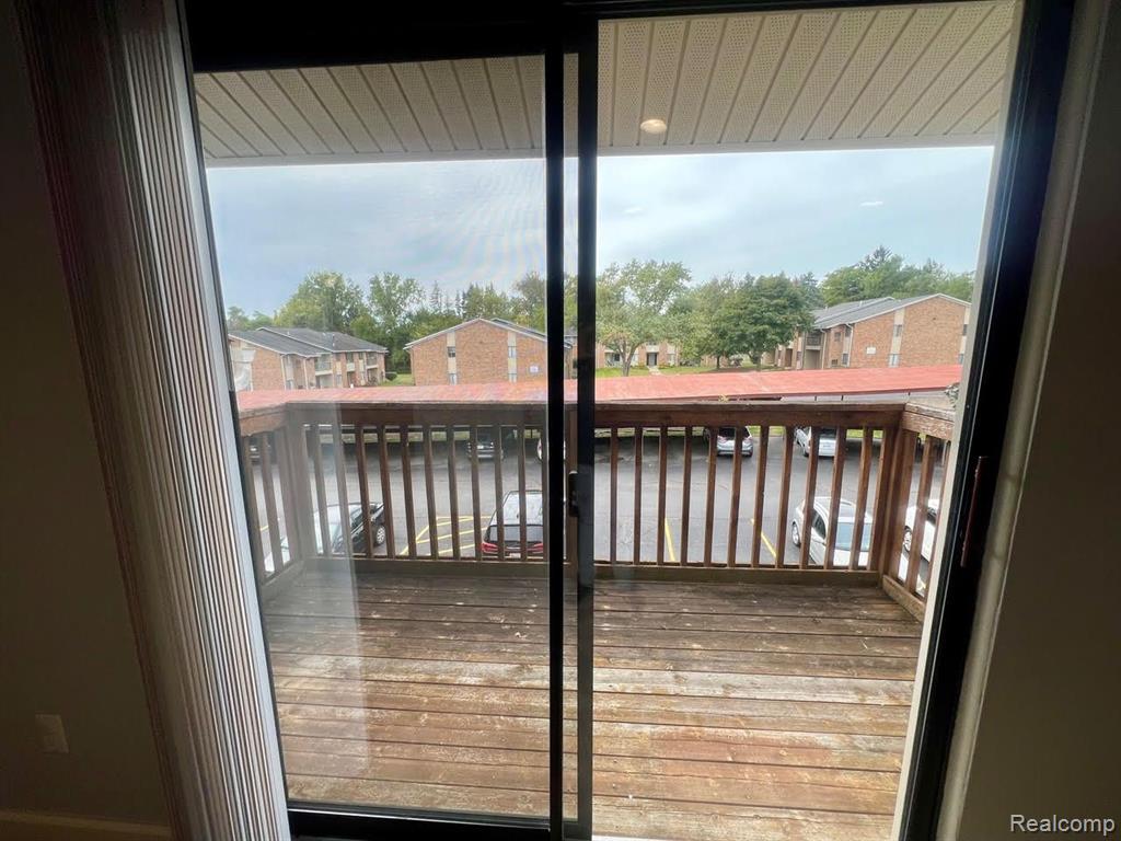 30060 W 12 MILE Road, 94, Farmington Hills, MI 48334 — Photo 20