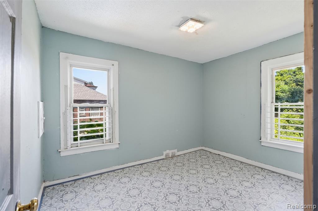 9388 Ward Street, Detroit, MI 48228 — Photo 9