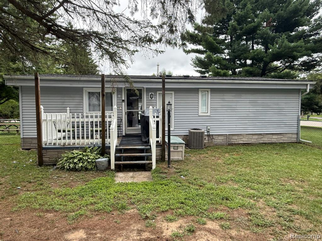 526 Cherokee Bend, Howell, MI 48843 — Photo 12