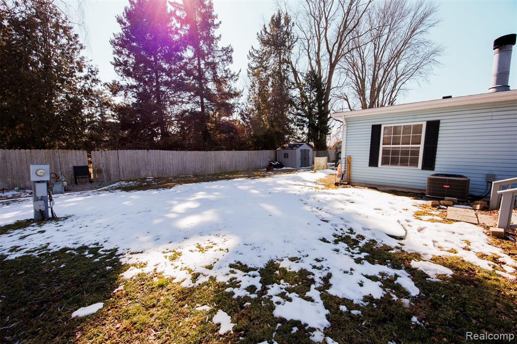 8016 Harbour Drive, MI — Photo 7