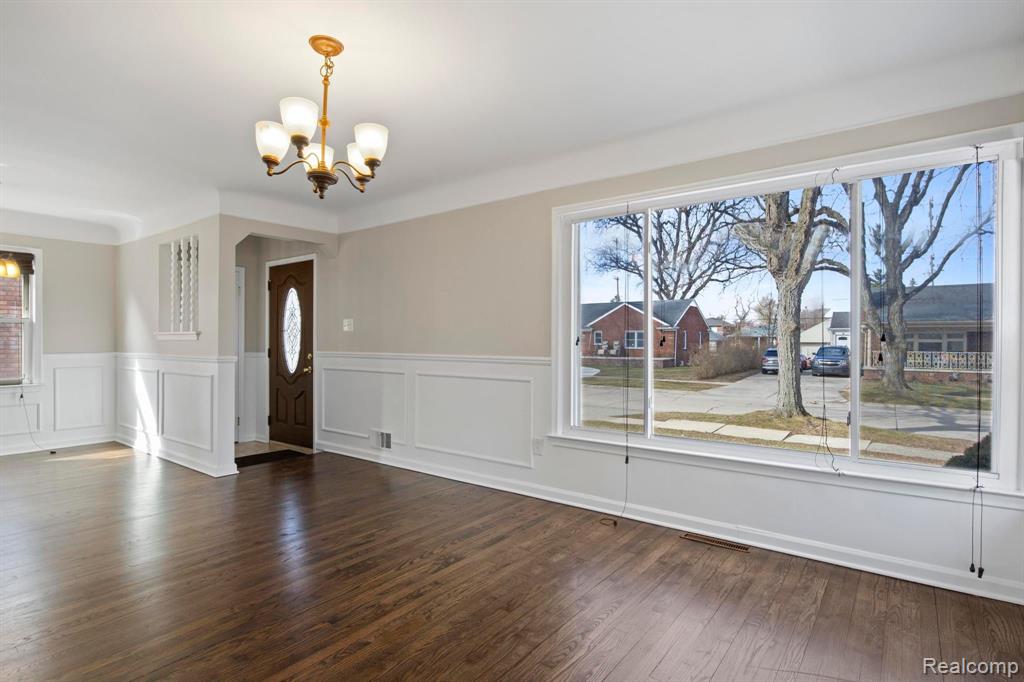 7000 N LAFAYETTE Street, Dearborn Heights, MI 48127 — Photo 5