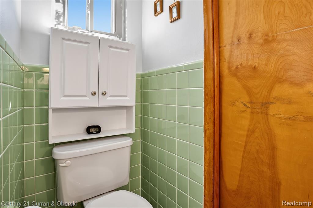 8224 N Evangeline Street, Dearborn Heights, MI 48127 — Photo 11