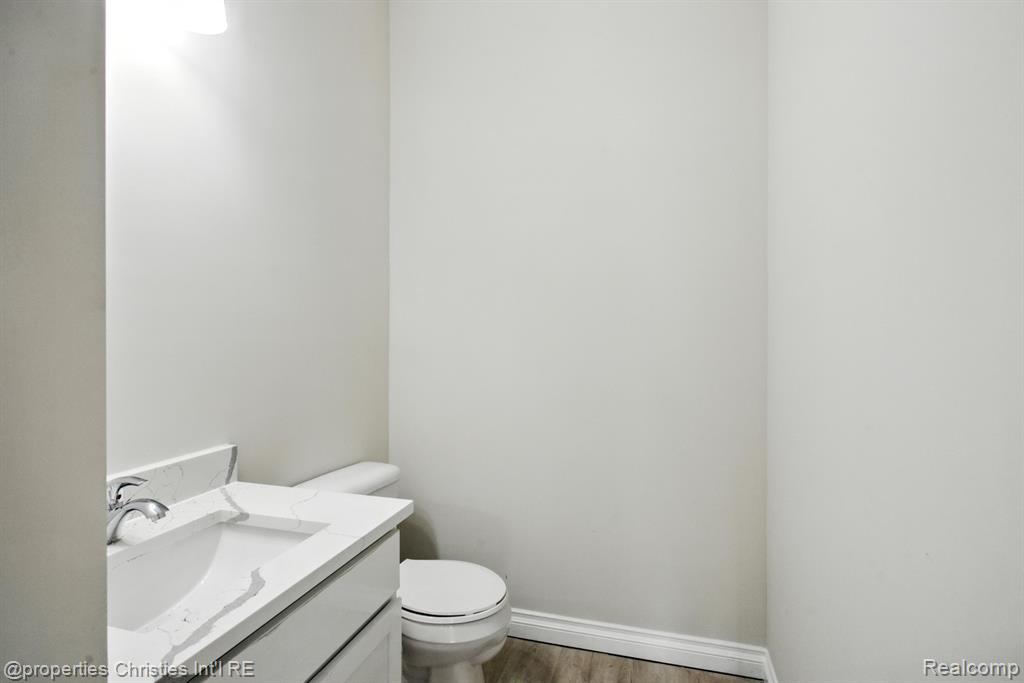 3201 ROMA COURT, Wixom, MI 48393 — Photo 20