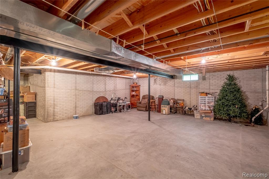 9006 Spring Brook Circle, Davison, MI 48423 — Photo 18