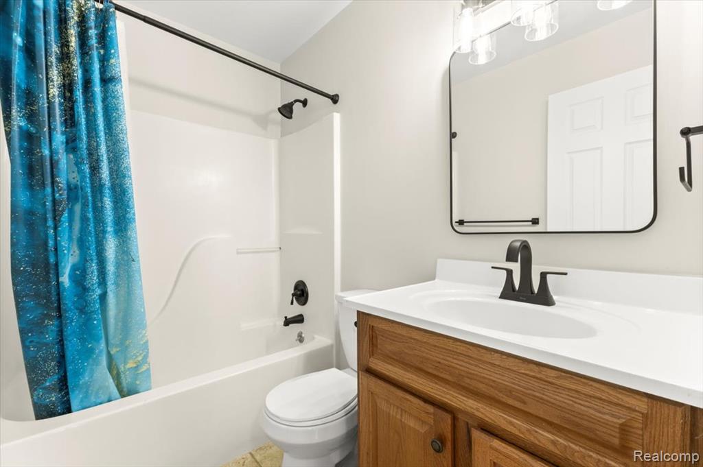 5051 Sashabaw Road, Clarkston, MI — Photo 15