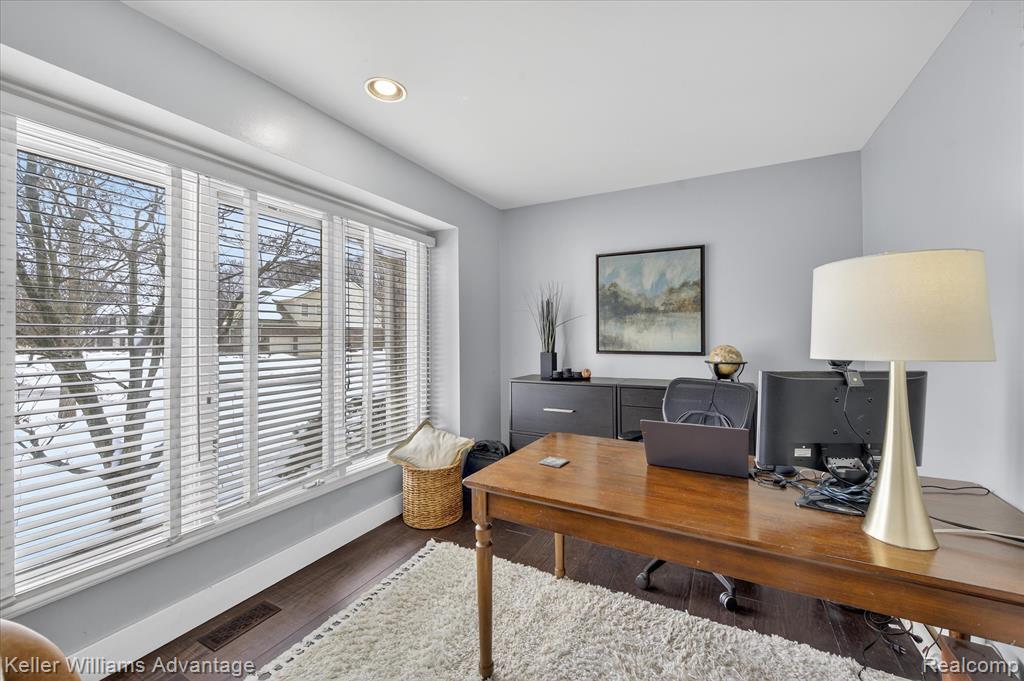 47707 Rochester Drive, Novi, MI — Photo 19
