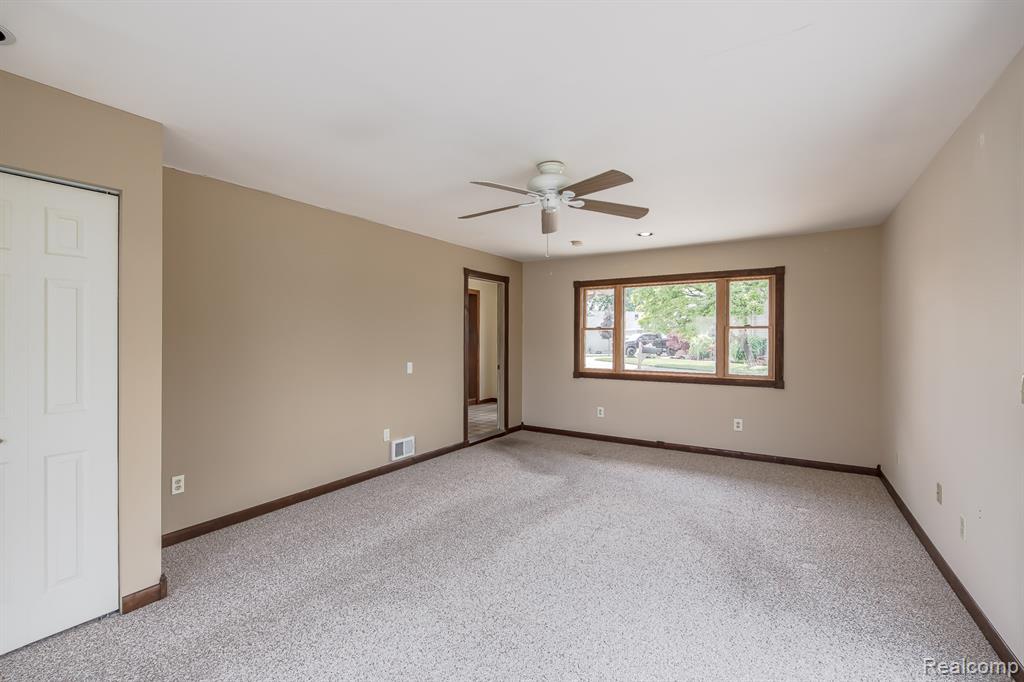 9634 Bonnie Briar Street, White Lake, MI — Photo 6