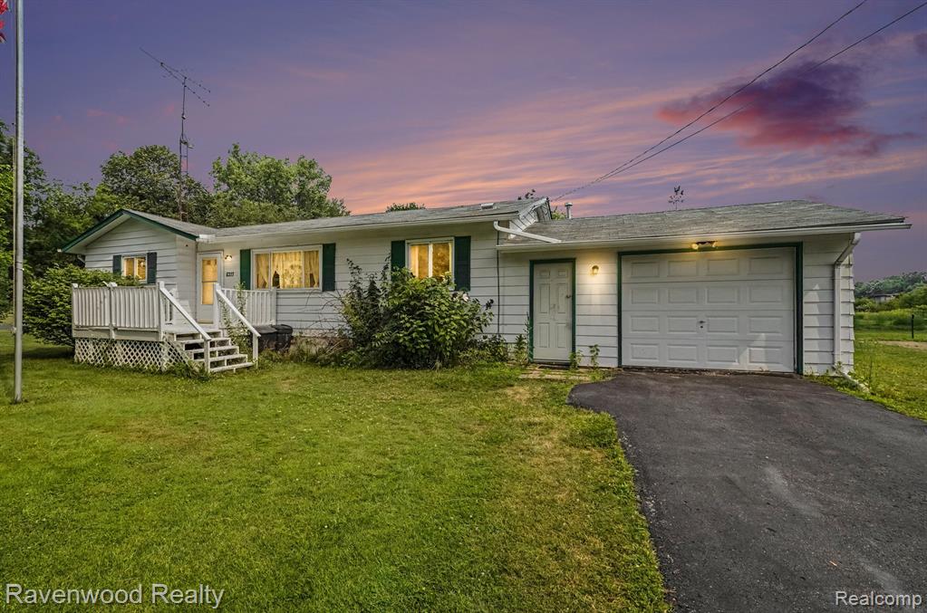 6317 E Coldwater Road, Flint, MI 48506