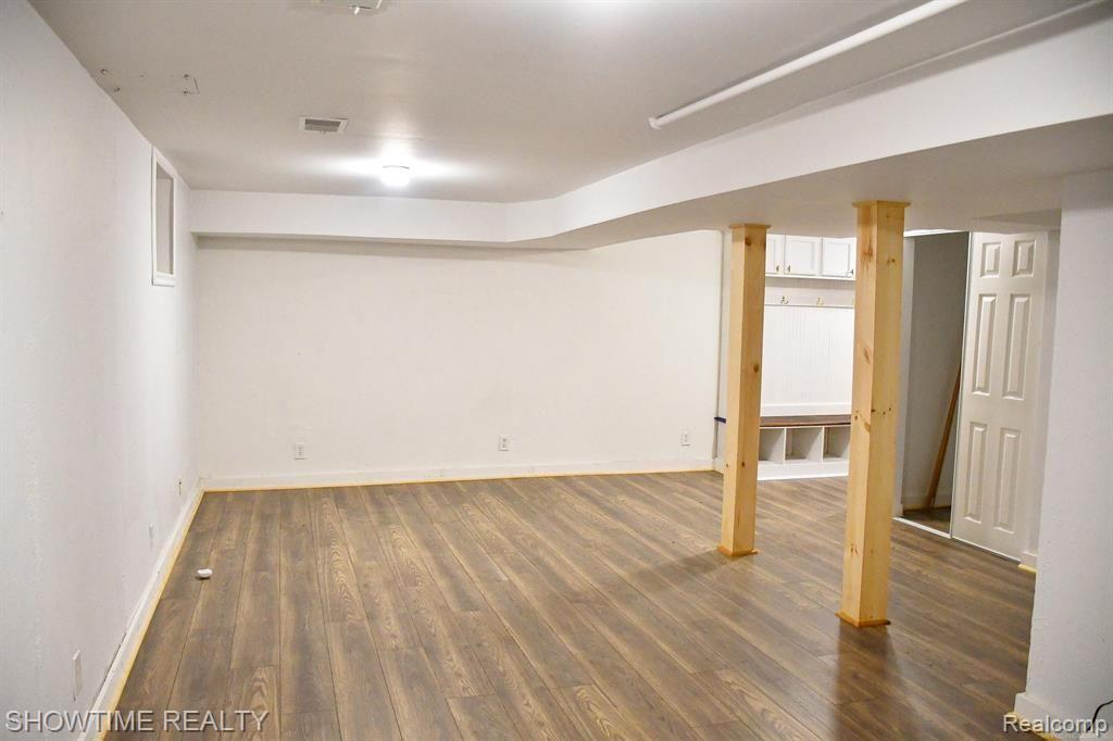 159 S HIGH Street, MI 48419 — Photo 15
