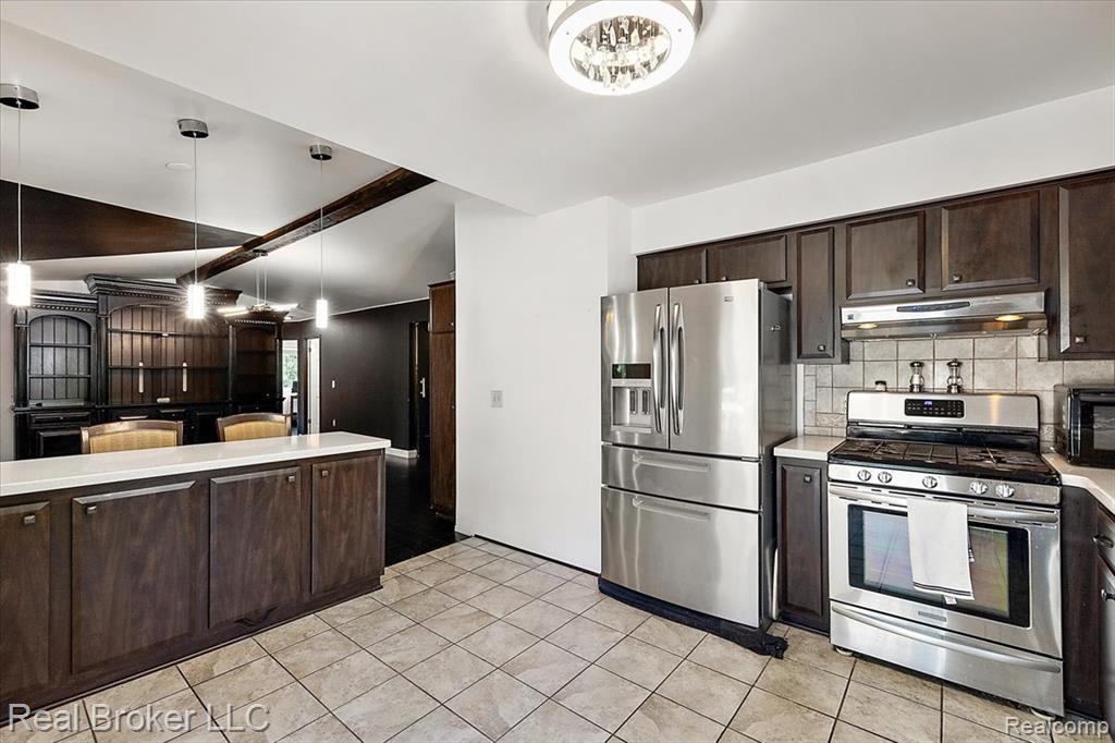 24348 Simmons Drive, Novi, MI — Photo 17
