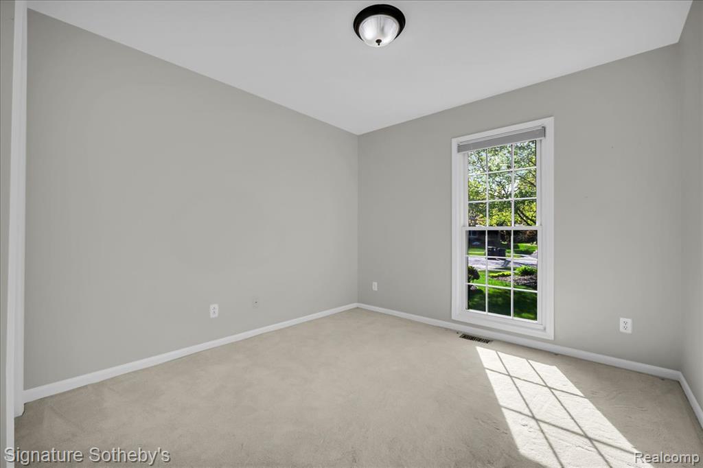2668 Aubrey Drive, Lake Orion, MI — Photo 9