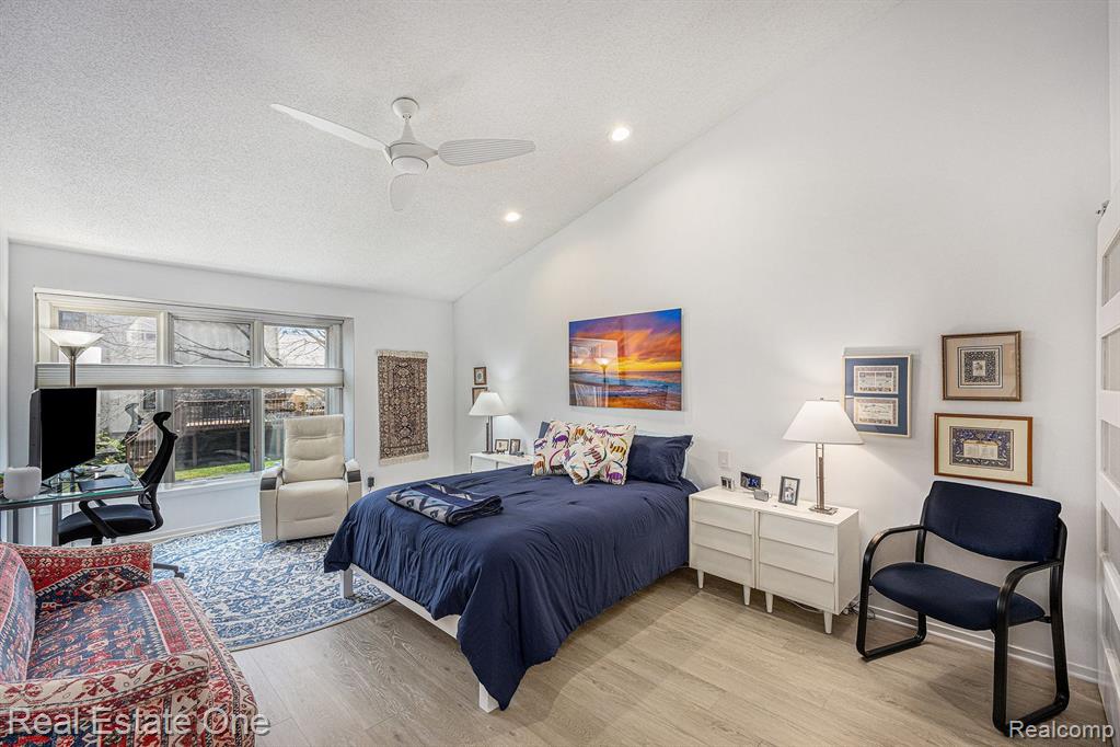 4046 FOXPOINTE Drive, Unit 131, West Bloomfield, MI 48323 — Photo 14