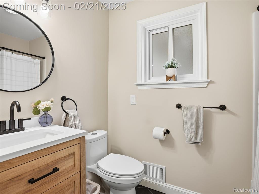 34245 Jefferson Avenue, MI — Photo 22