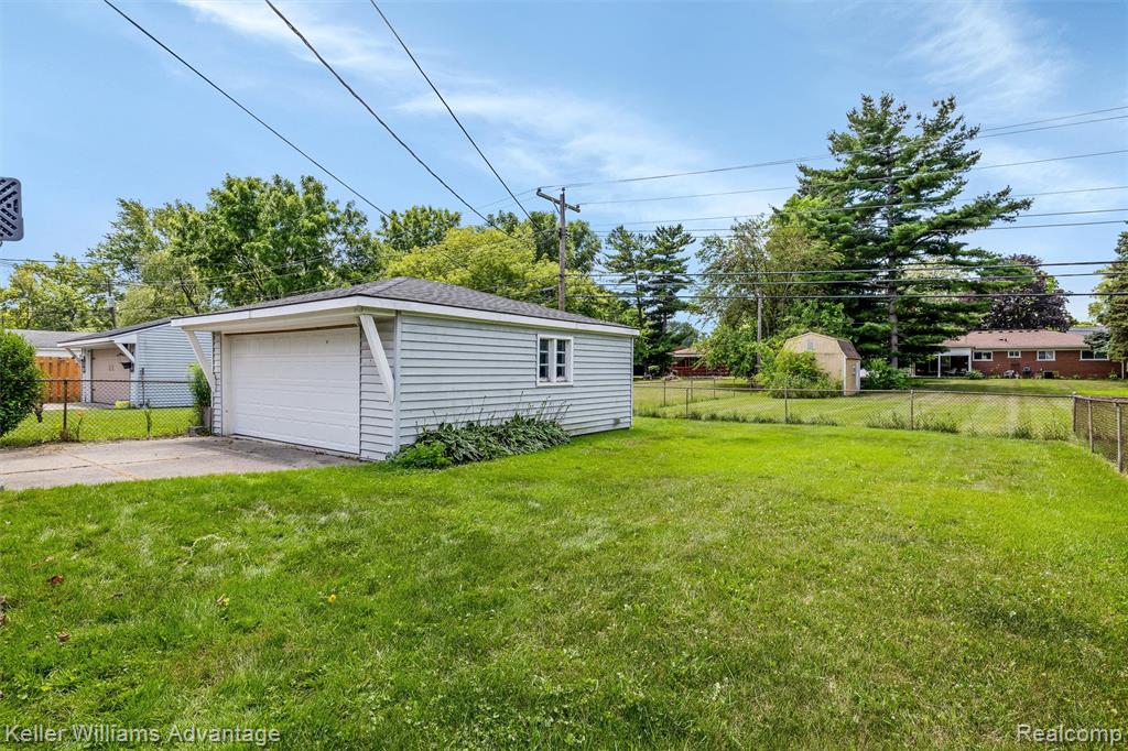 9428 Oak Street, Taylor, MI 48180 — Photo 27