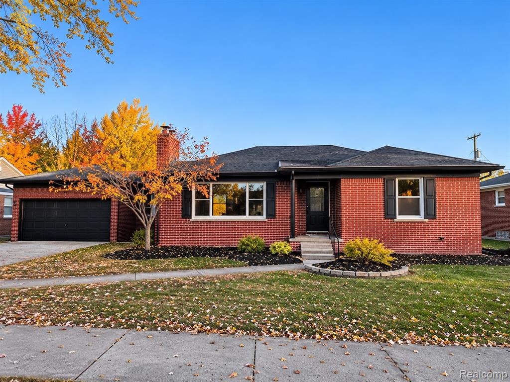 22623 Barton Street, Saint Clair Shores, MI 48081