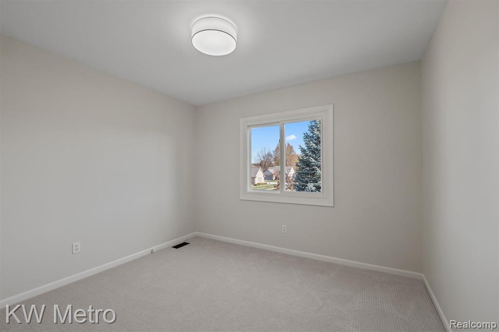 45914 Portsville Drive, Macomb, MI 48044 — Photo 26