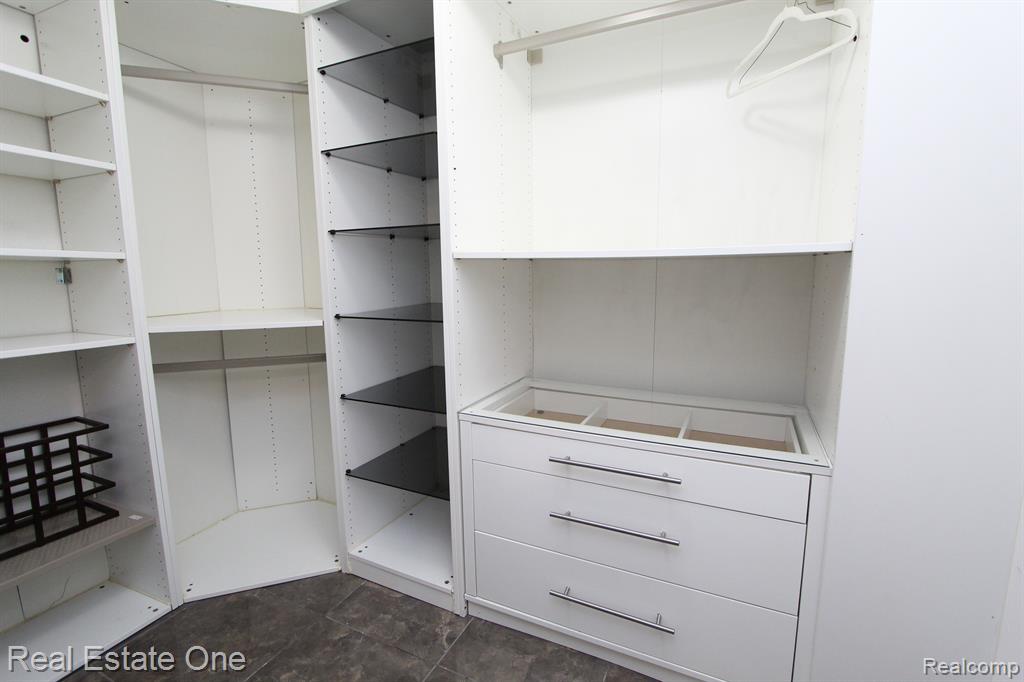 7404 PEBBLE POINT, West Bloomfield, MI — Photo 24