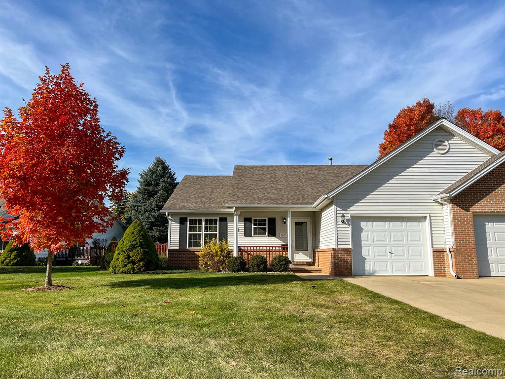 7835 E RIDGE Drive, Almont, MI 48003 — front exterior