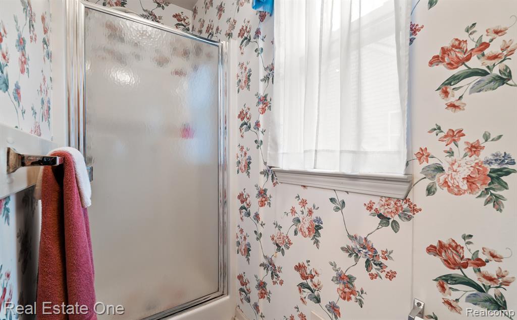 907 CALPERNIA, 29, Wixom, MI 48393 — Photo 12