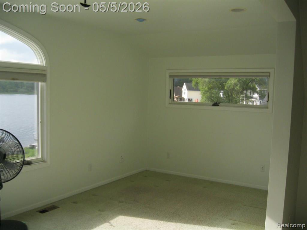 1873 LAKEVIEW Lane, Highland, MI — Photo 16