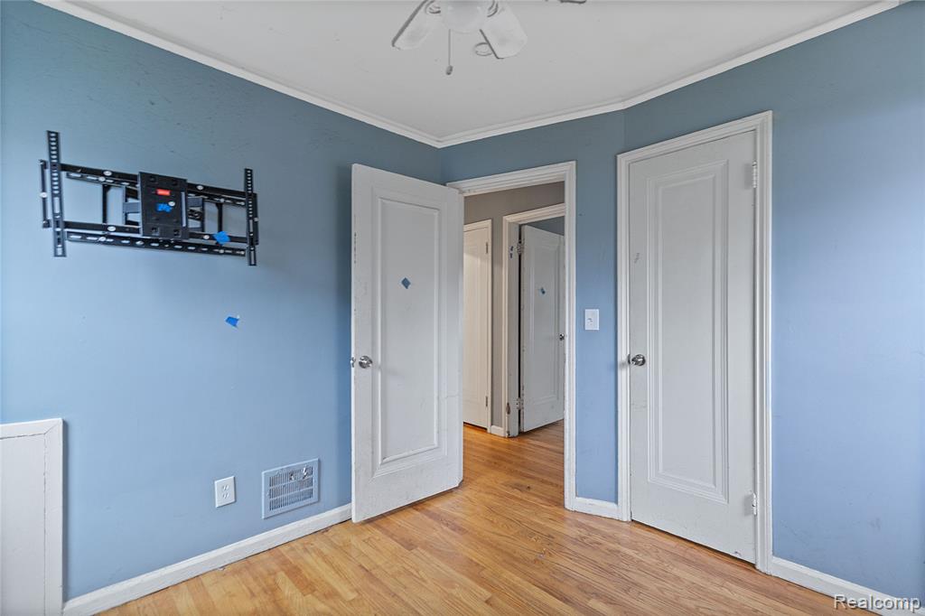 20301 KENOSHA Street, Harper Woods, MI 48225 — Photo 14