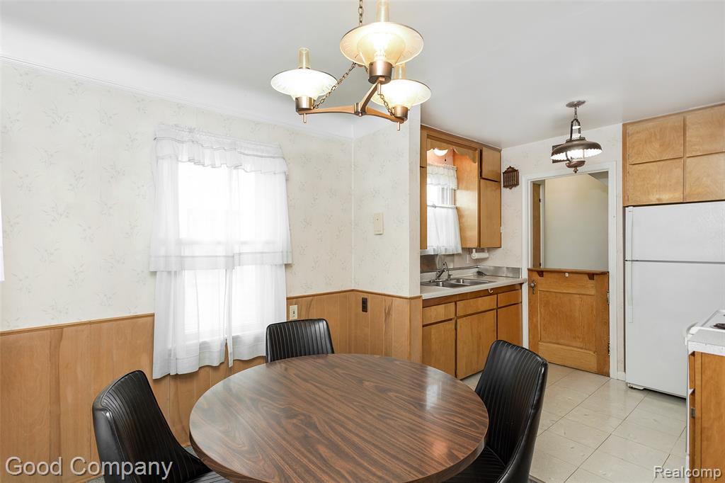 7616 Mayfair Street, Taylor, MI 48180 — Photo 14