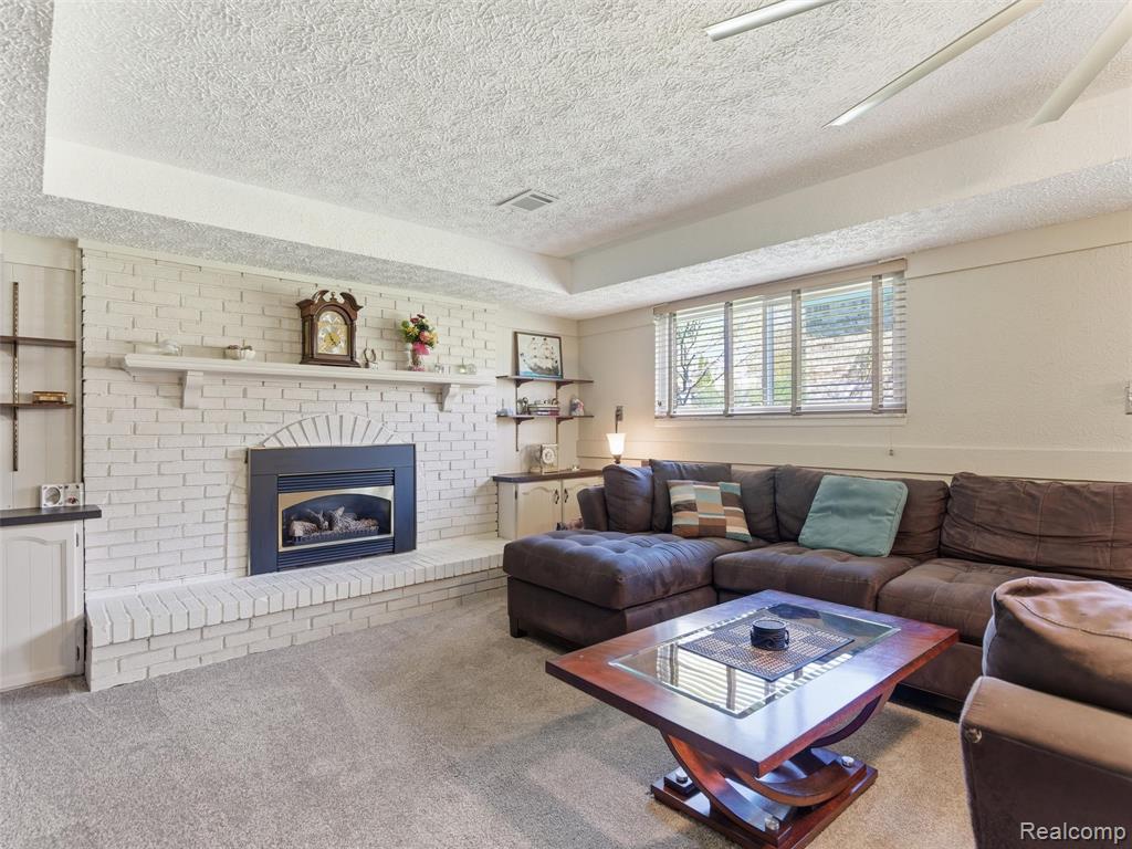 1373 Glenwood Drive, Troy, MI 48083 — Photo 25