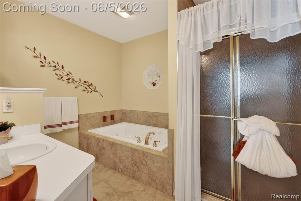 2443 Crossings Circle, Davison, MI 48423 — Photo 33