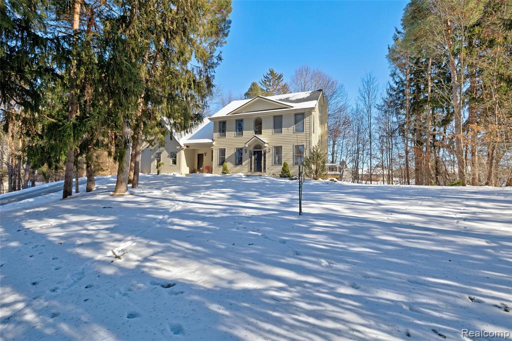 9619 Tree Top Court, Pinckney, MI, 48169