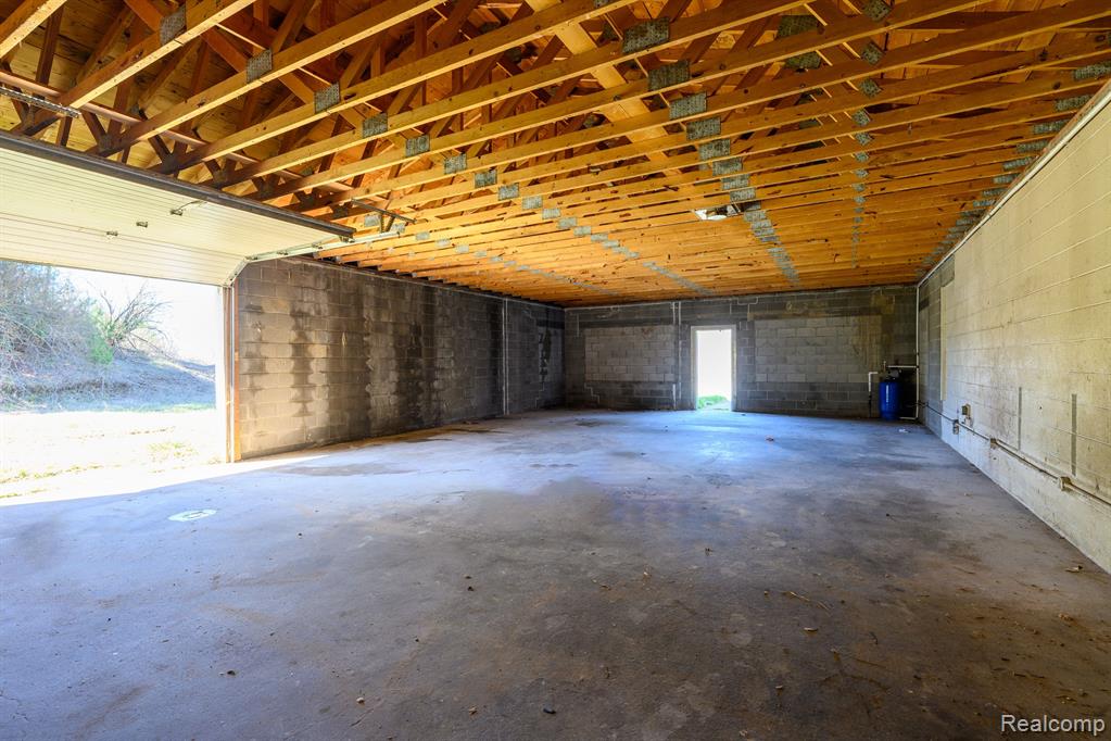 8860 PONTIAC Trail, South Lyon, MI 48178 — Photo 25