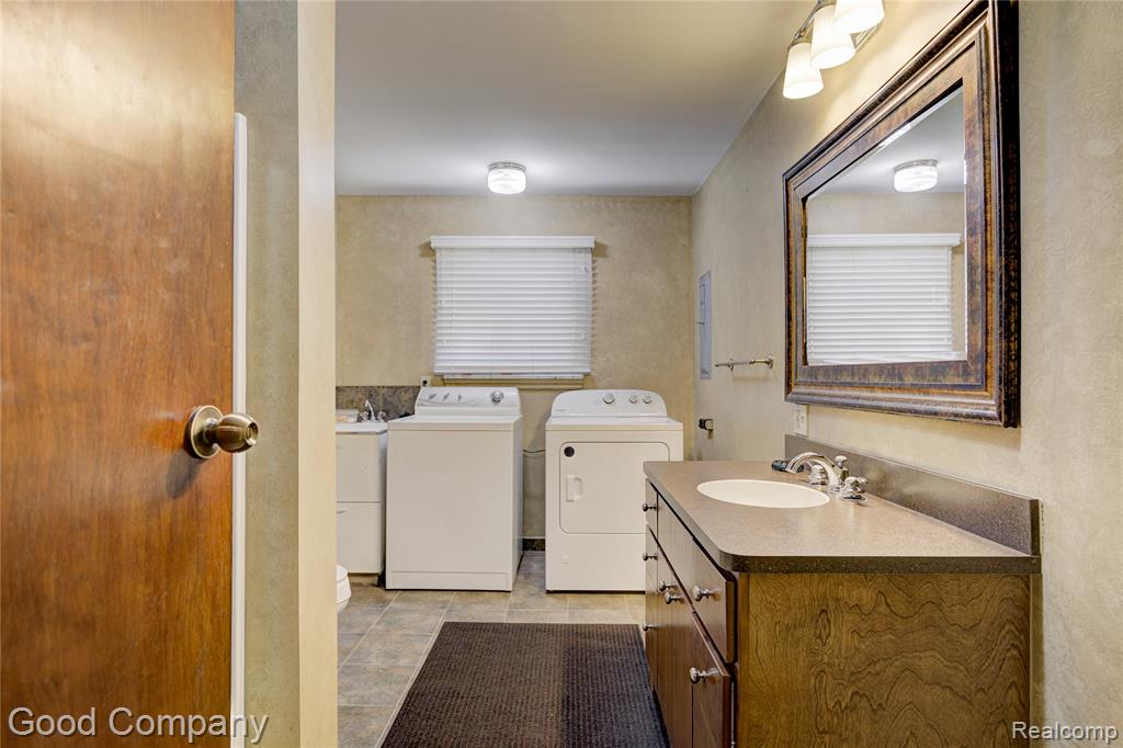 53400 Tundra Drive, Shelby Twp, MI 48316 — Photo 29