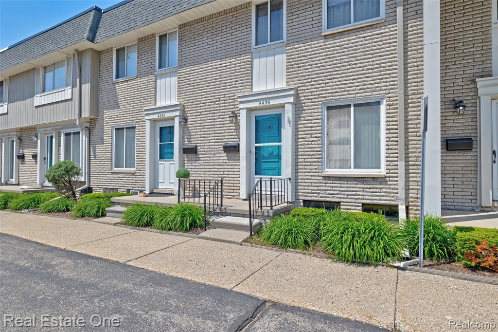 4456 15 Mile Road, Sterling Heights, MI 48310 — Photo 3