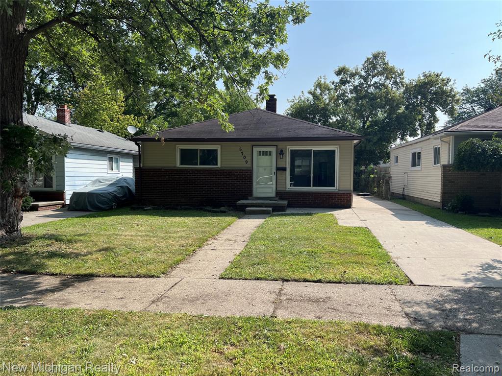 5709 WEDDELL Street, Dearborn Heights, MI 48125 — front exterior