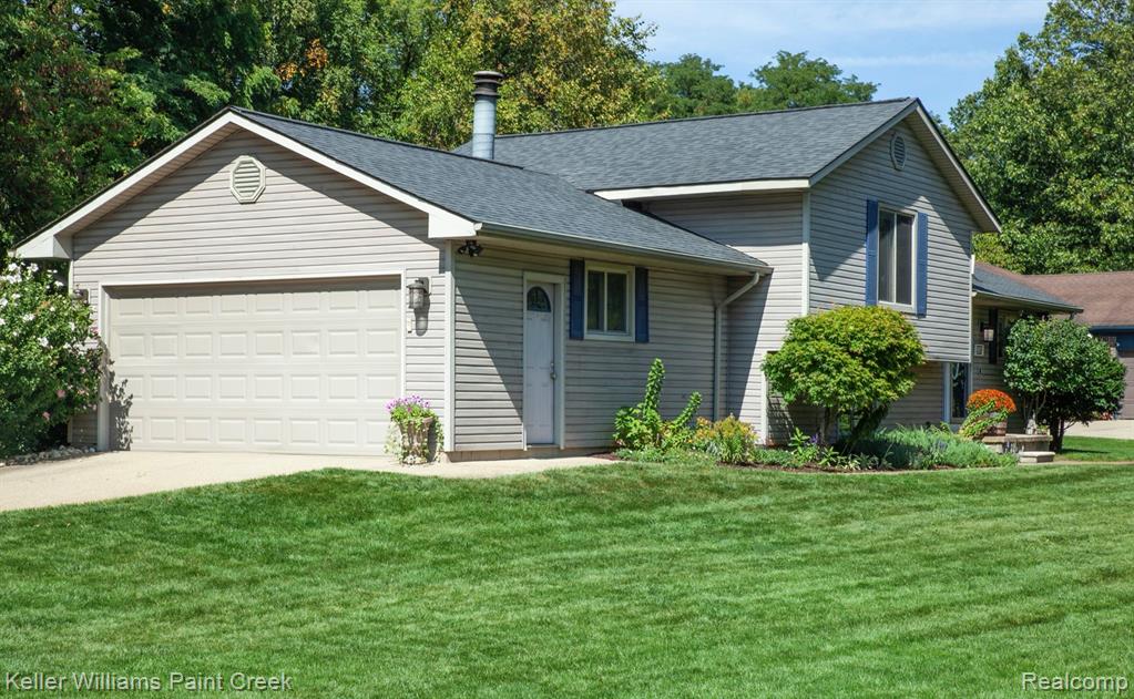 8911 Tartan Drive Drive, Clarkston, MI 48348 — Photo 2