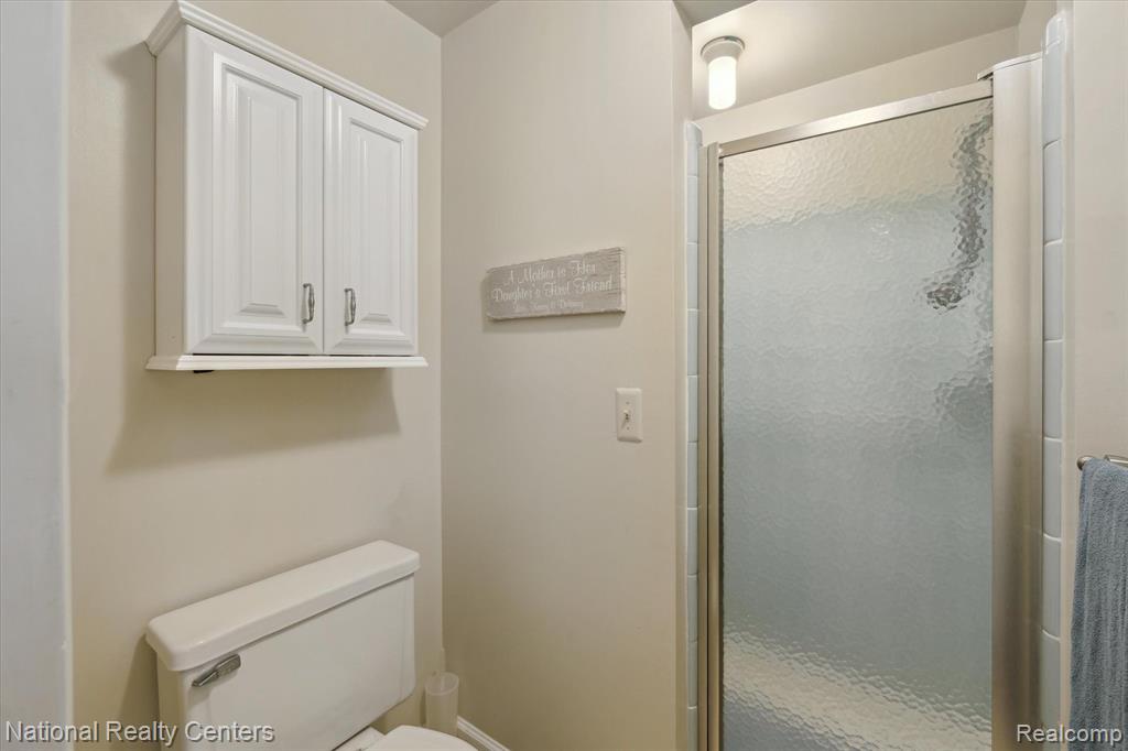 21336 E GLEN HAVEN Circle, Northville, MI 48167 — Photo 18