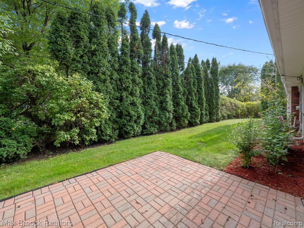 6769 Heather Heath, West Bloomfield, MI — Photo 33