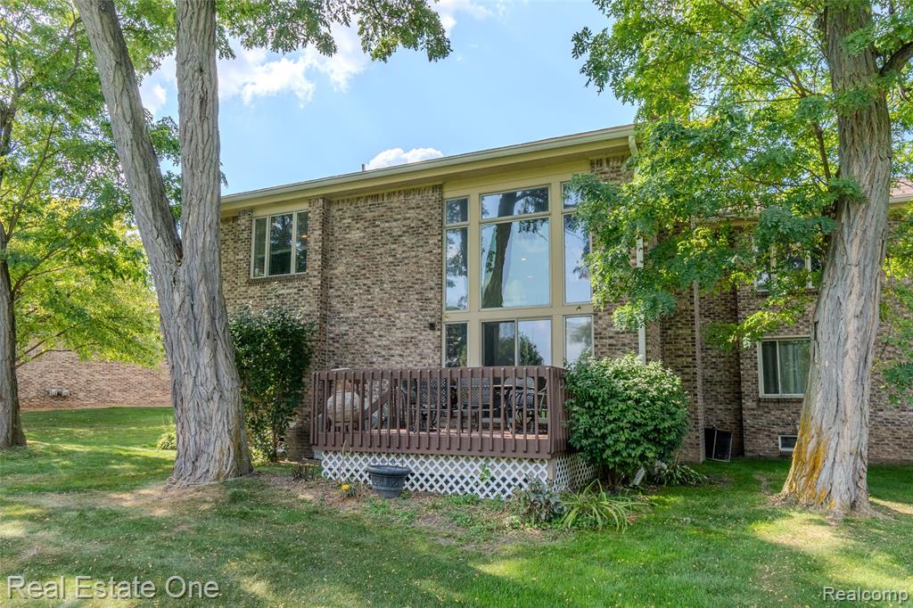 4575 Fairway Court, Waterford, MI 48328 — Photo 3
