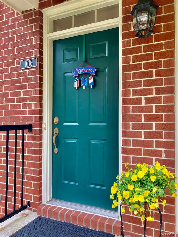 1016 FOUNTAIN VIEW Circle, South Lyon, MI 48178 — Photo 3