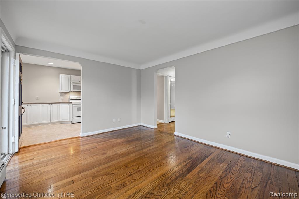 715 N Blair Avenue, Royal Oak, MI 48067 — Photo 14